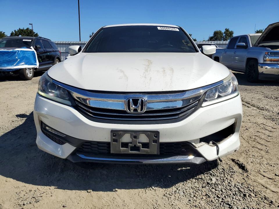 Photo 5 from auction – 2016 HONDA ACCORD with VIN 1HGCR2F58GA158822
