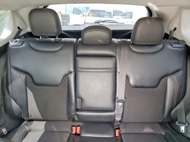 Снимка 10 от търг – 2018 JEEP COMPASS с VIN 3C4NJCBB2JT137674