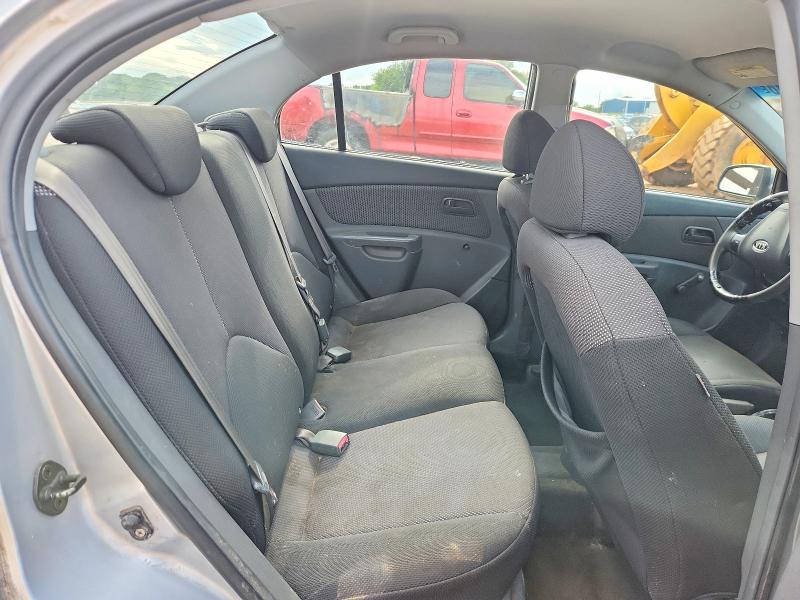 Foto 10 de la subasta – 2006 KIA RIO con VIN KNADE123566119732