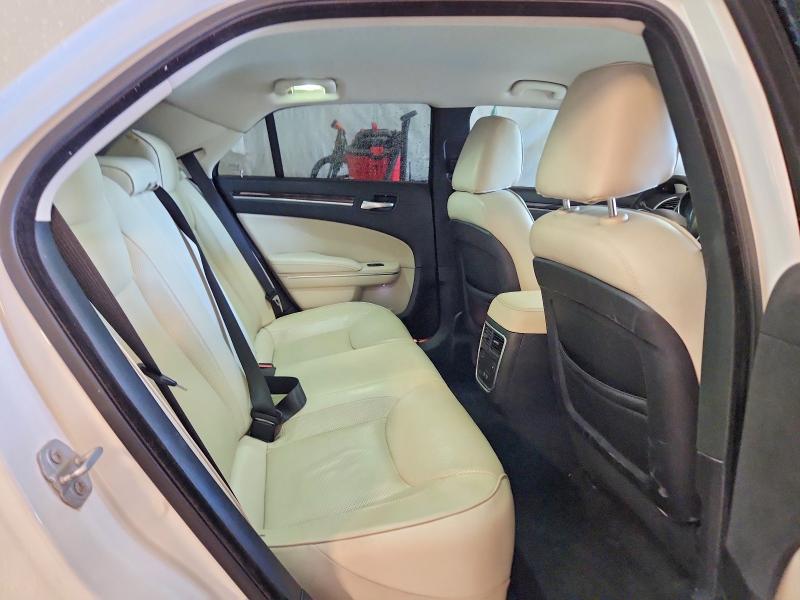 Photo 10 from auction – 2019 CHRYSLER 300 with VIN 2C3CCAEG6KH686547