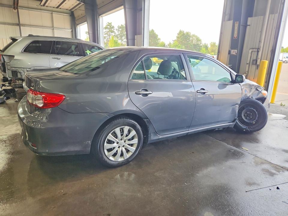 Photo 3 from auction – 2013 TOYOTA COROLLA with VIN 2T1BU4EE9DC080659