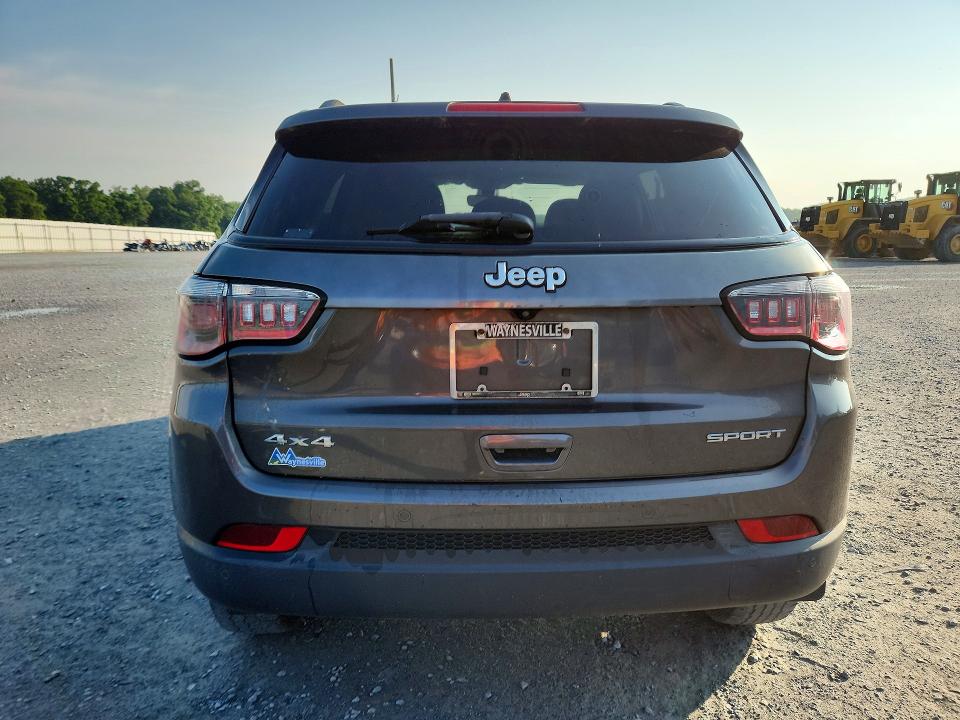 Photo 6 from auction – 2018 JEEP COMPASS with VIN 3C4NJDAB4JT290788