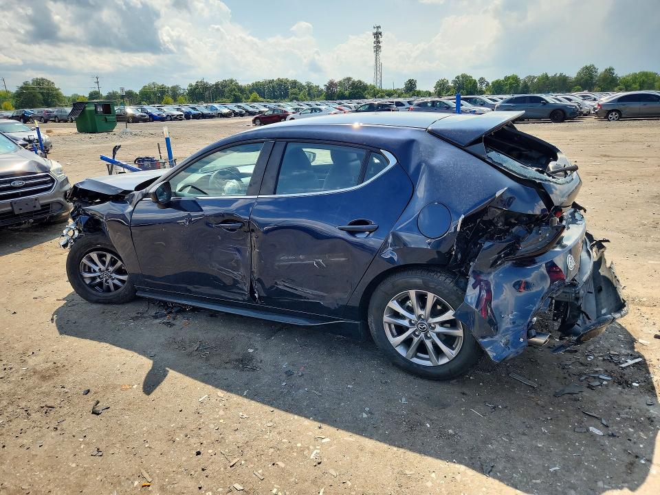 Photo 2 from auction – 2021 MAZDA 3 with VIN JM1BPAJL9M1318816