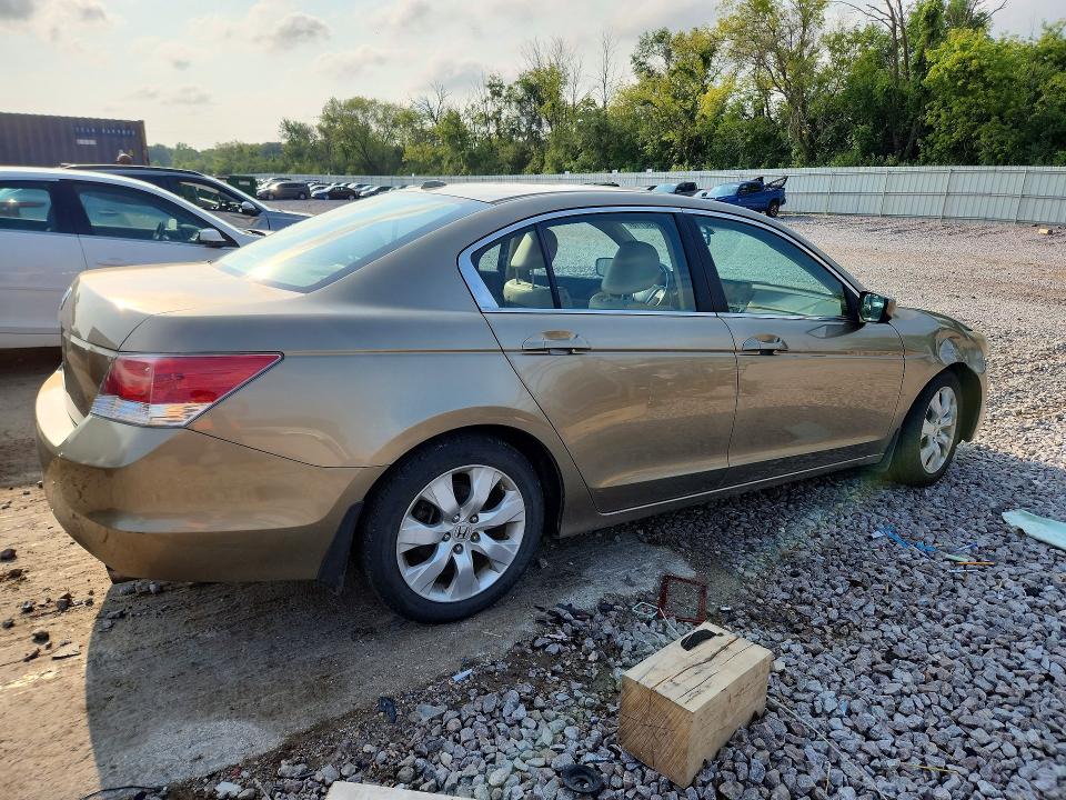 Photo 3 from auction – 2010 HONDA ACCORD with VIN 1HGCP2F86AA088681