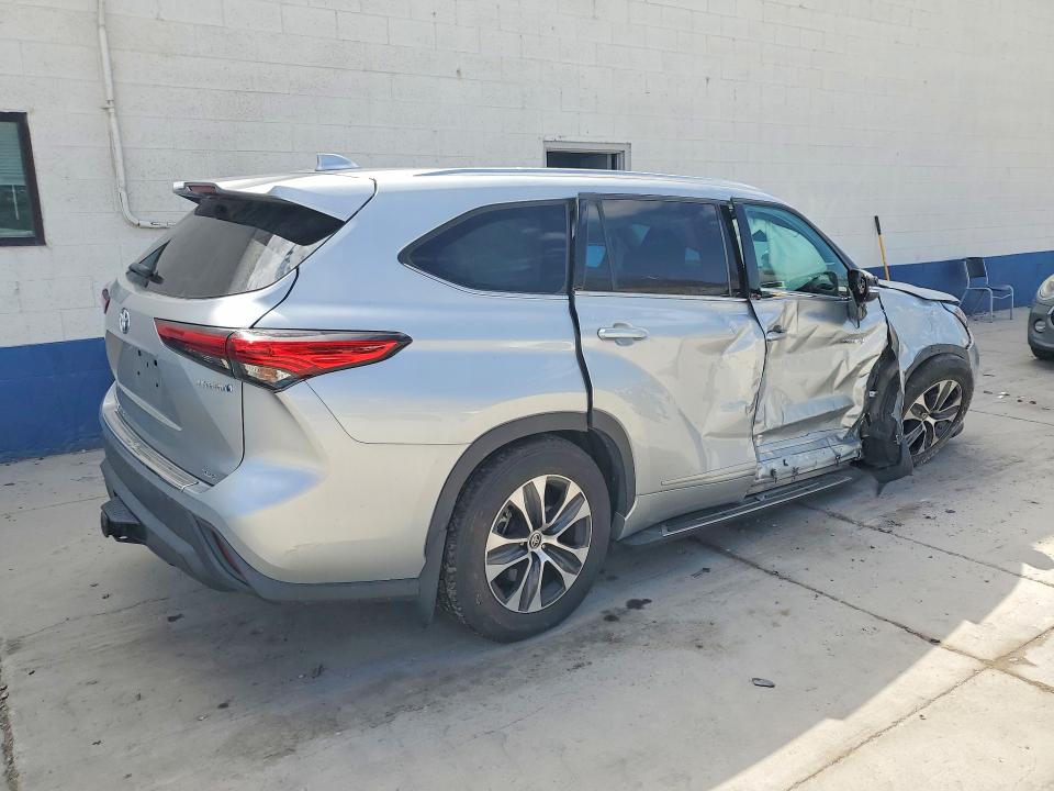 Photo 3 from auction – 2020 TOYOTA HIGHLANDER with VIN 5TDHBRCH3LS507771