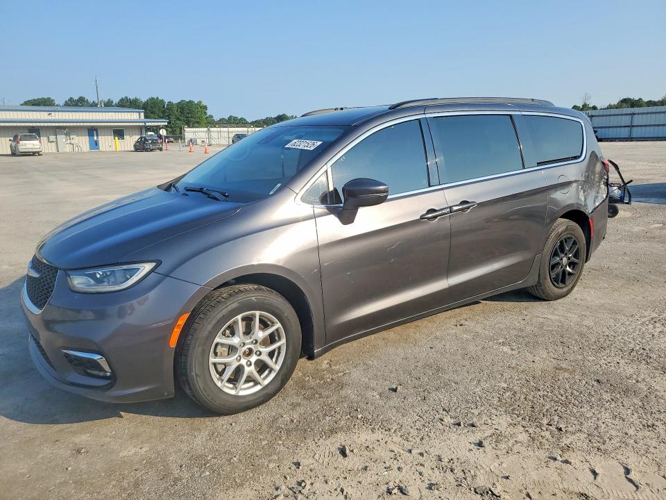 CHRYSLER PACIFICA 2022 with VIN 2C4RC1BG2NR136643 - Photo from auction