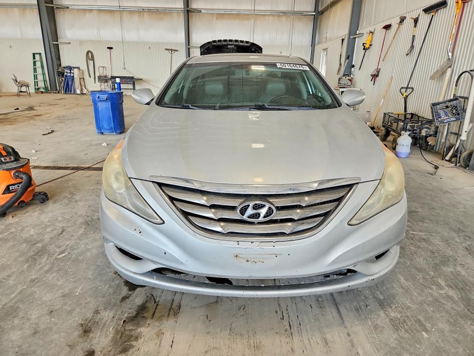 Photo 5 from auction – 2011 HYUNDAI SONATA with VIN 5NPEC4AB2BH172234
