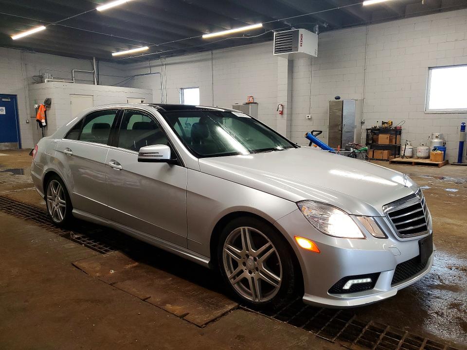 Photo 4 from auction – 2011 MERCEDES-BENZ E with VIN WDDHF8HB4BA301072