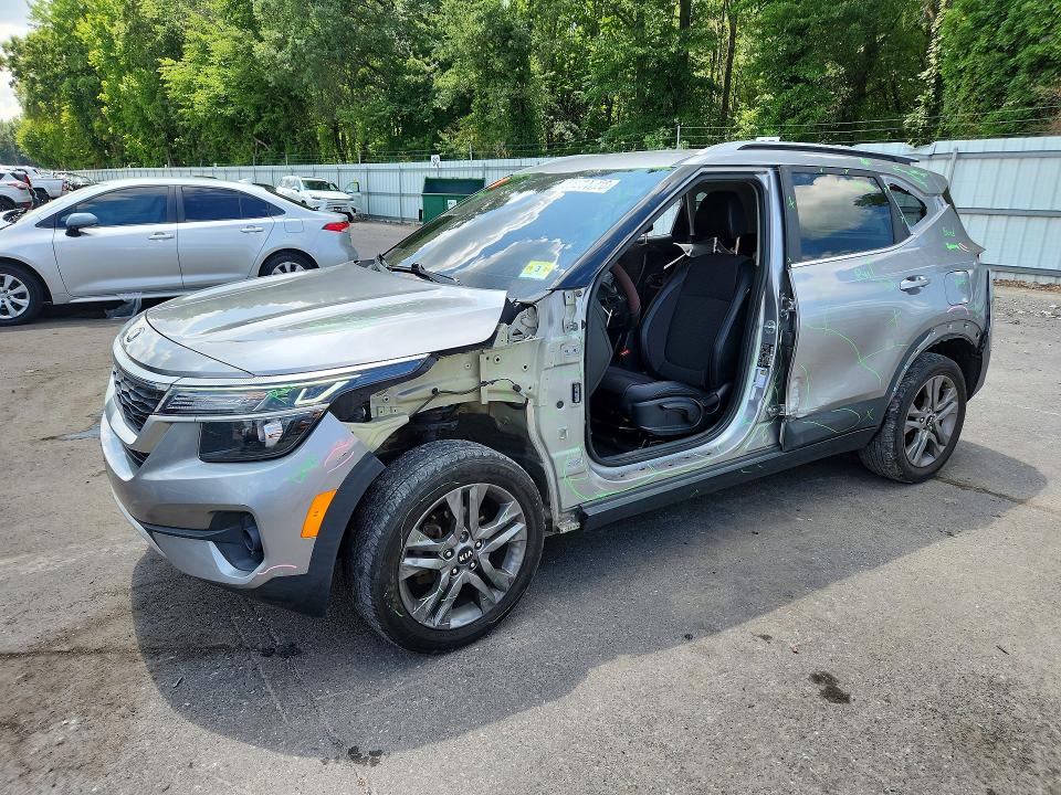 KIA SELTOS 2021 with VIN KNDEU2AA1M7131335 - Photo from auction