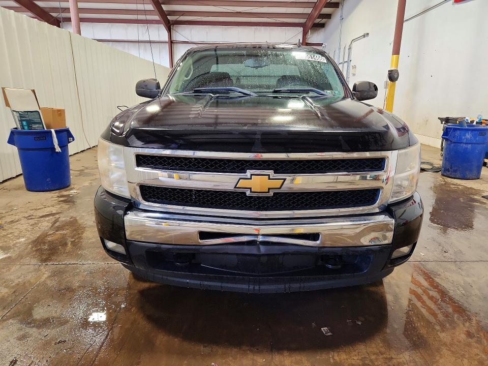 Photo 5 from auction – 2011 CHEVROLET SILVERADO with VIN 1GCRKSE37BZ253671