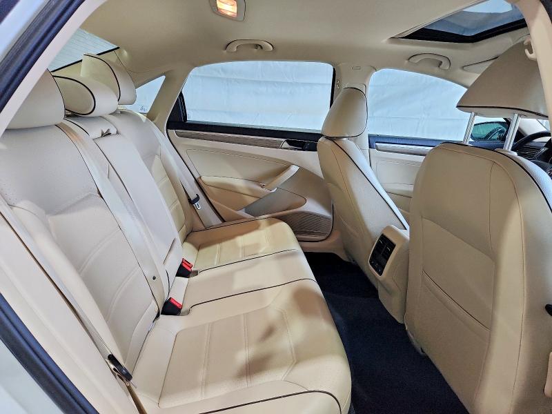 Photo 10 from auction – 2017 VOLKSWAGEN PASSAT with VIN 1VWGT7A35HC009372