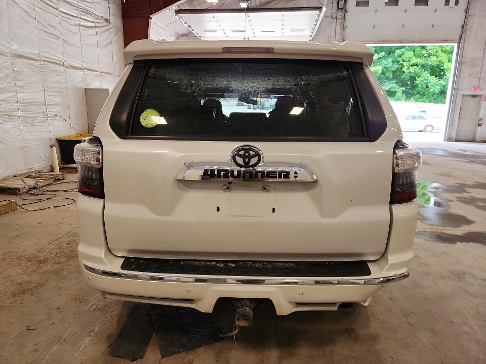 Zdjęcie 6 z aukcji – 2015 TOYOTA 4RUNNER z VIN JTEBU5JRXF5225041