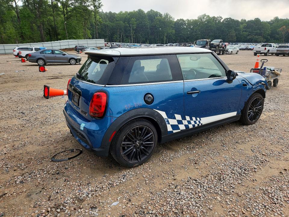 Photo 3 from auction – 2022 MINI COOPER with VIN WMW53DH06N2R21818
