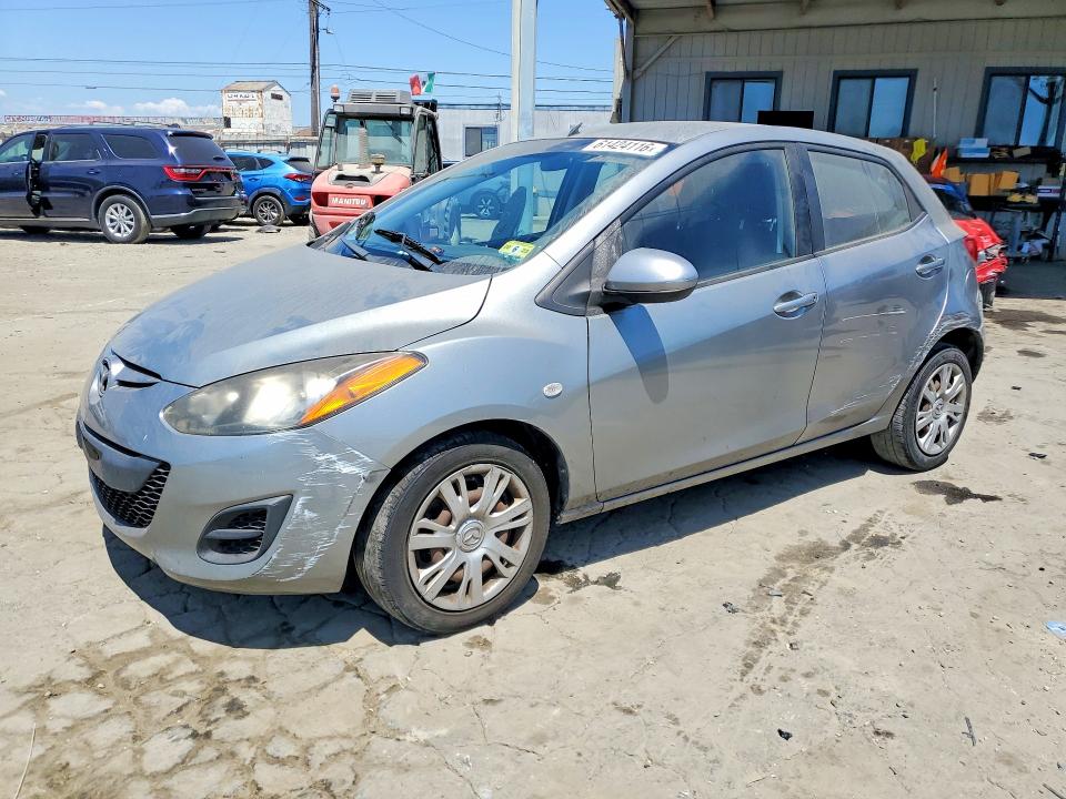 MAZDA MAZDA2 2013 with VIN JM1DE1KY2D0166375 - Photo from auction
