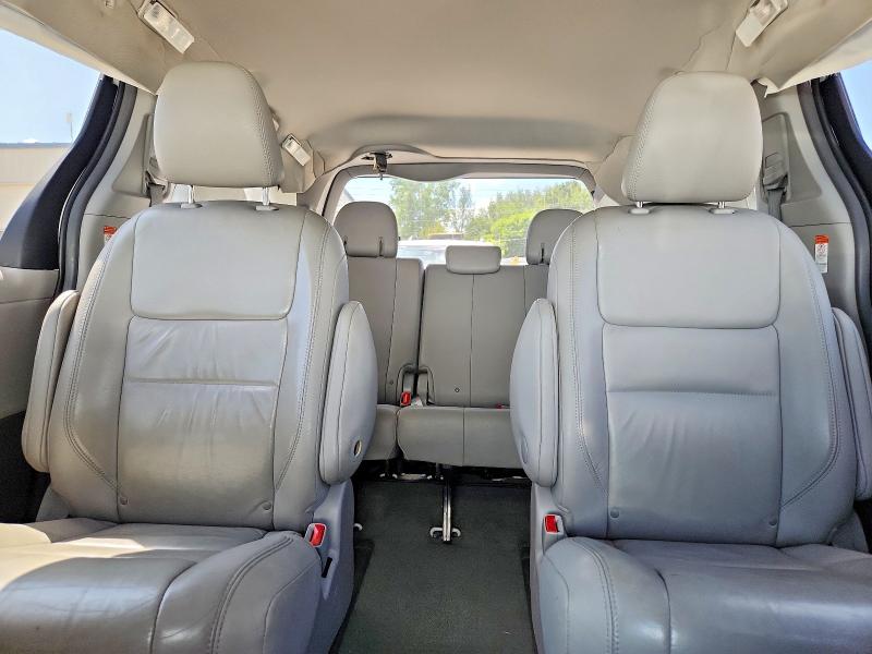 Photo 10 from auction – 2015 TOYOTA SIENNA with VIN 5TDDK3DC3FS118468