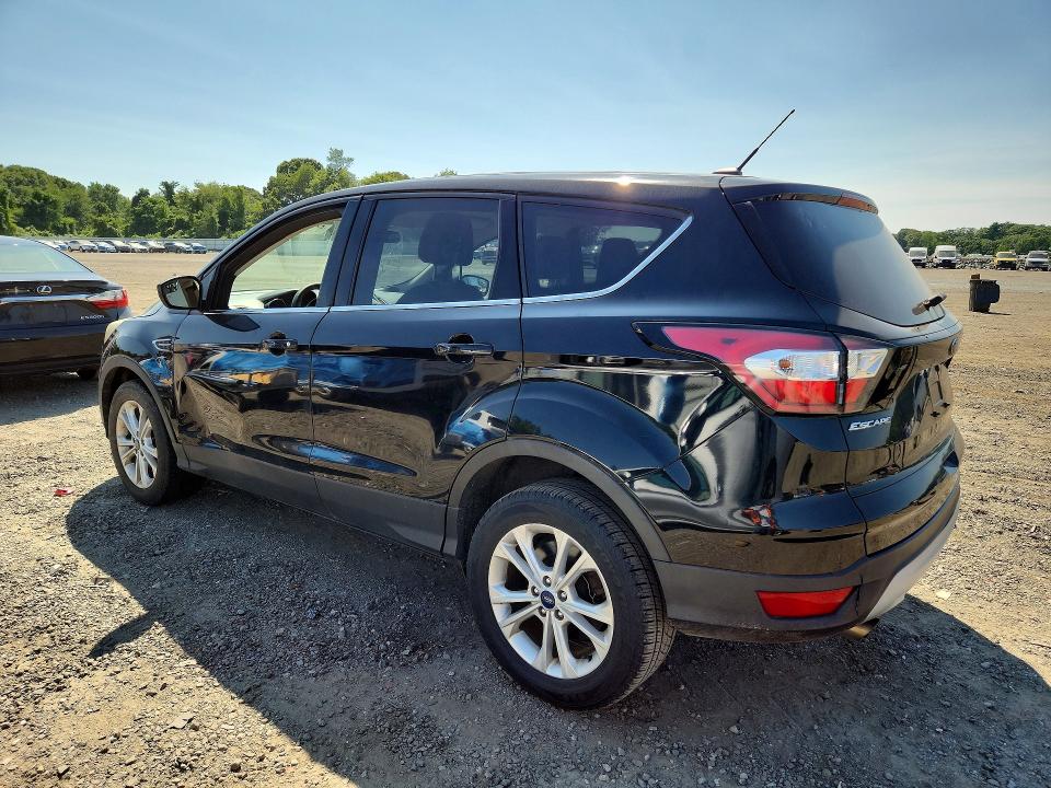 Photo 2 from auction – 2017 FORD ESCAPE with VIN 1FMCU9GD4HUD14071