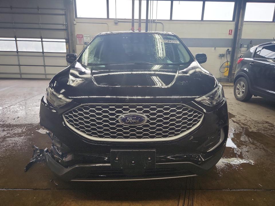 Photo 5 from auction – 2023 FORD EDGE with VIN 2FMPK4J90PBA58904