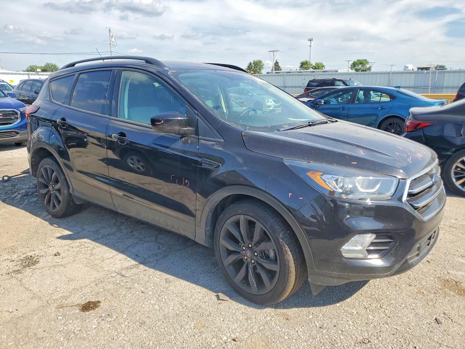 Photo 4 from auction – 2019 FORD ESCAPE with VIN 1FMCU0GD6KUC10037