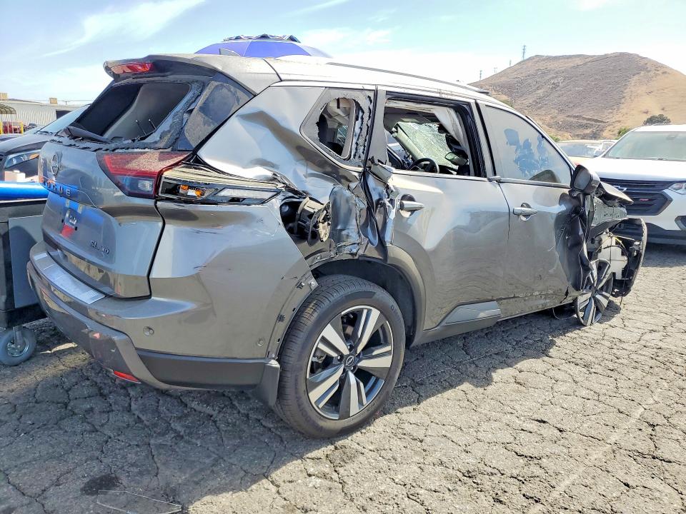 Photo 3 from auction – 2025 NISSAN ROGUE with VIN JN8BT3CB4SW141253