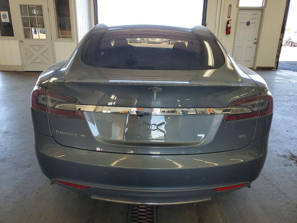 Photo 6 from auction – 2013 TESLA MODEL S with VIN 5YJSA1CN8DFP26294