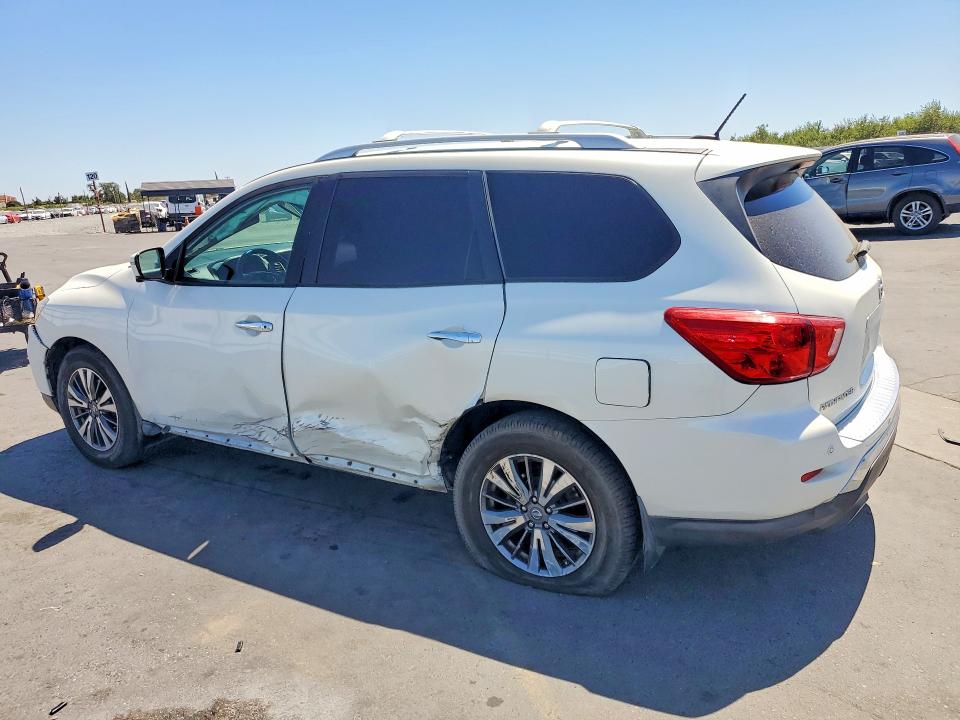 Photo 2 from auction – 2017 NISSAN PATHFINDER with VIN 5N1DR2MN8HC619377