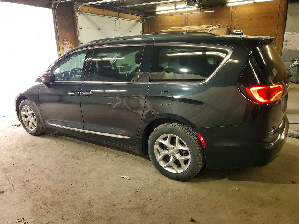 Photo 2 from auction – 2017 CHRYSLER PACIFICA with VIN 2C4RC1BG1HR794927