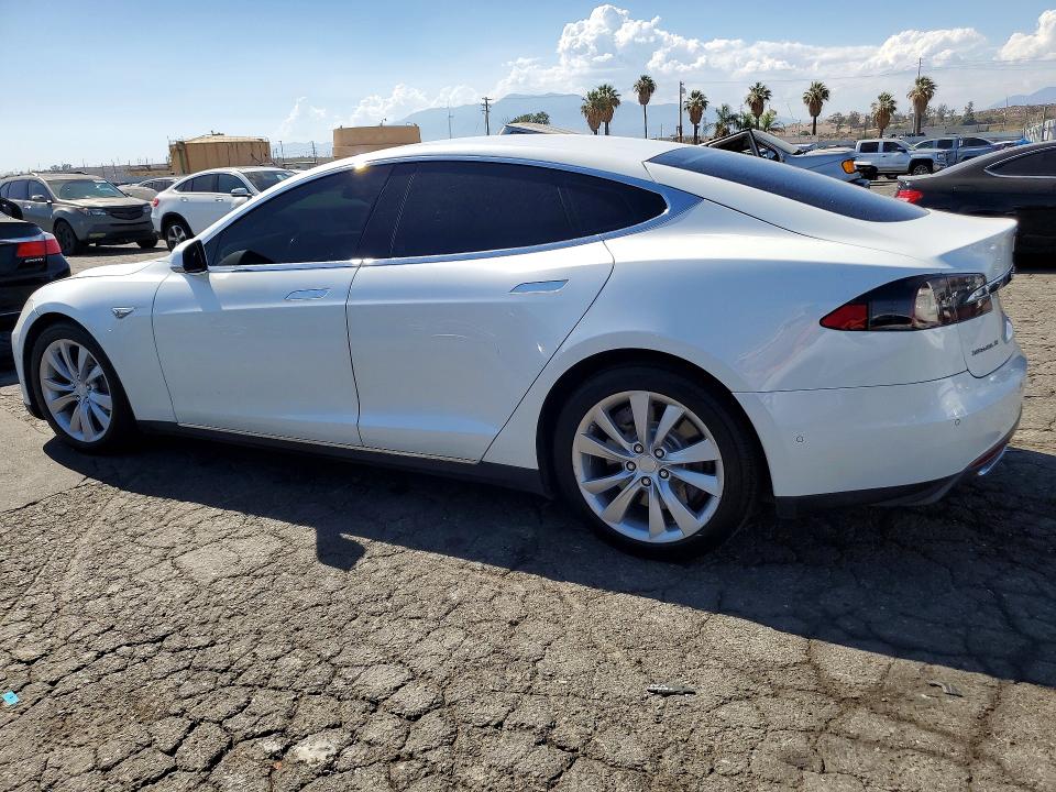 Photo 2 from auction – 2015 TESLA MODEL S with VIN 5YJSA1E2XFF103720