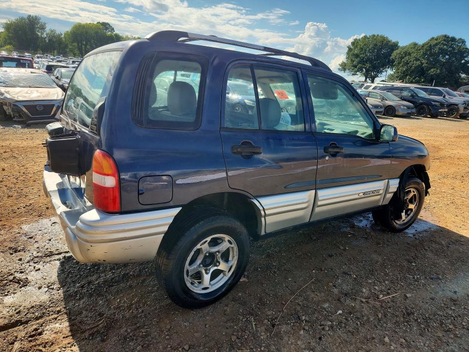 Photo 3 from auction – 2001 CHEVROLET TRACKER with VIN 2CNBJ634116942151