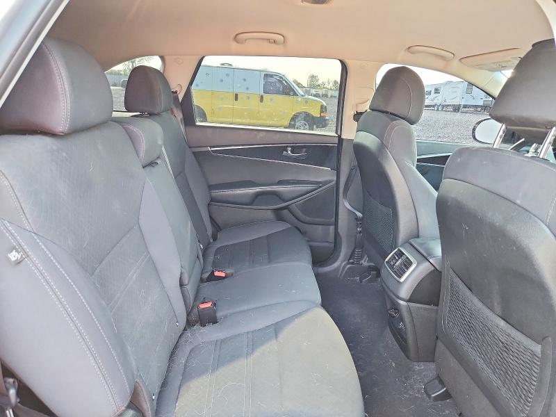 Photo 10 from auction – 2017 KIA SORENTO with VIN 5XYPG4A33HG264345