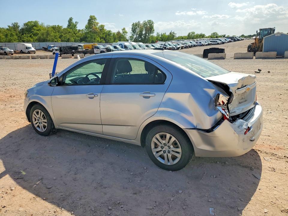 Zdjęcie 2 z aukcji – 2017 CHEVROLET SONIC z VIN 1G1JB5SH2H4142636