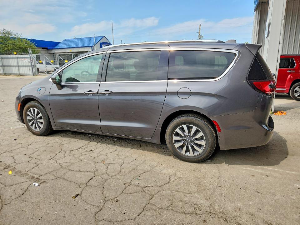 Photo 2 from auction – 2021 CHRYSLER PACIFICA with VIN 2C4RC1L71MR576964