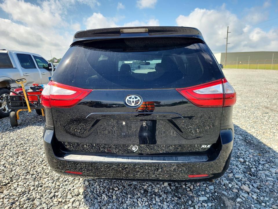 Photo 6 from auction – 2016 TOYOTA SIENNA with VIN 5TDYK3DC3GS729958