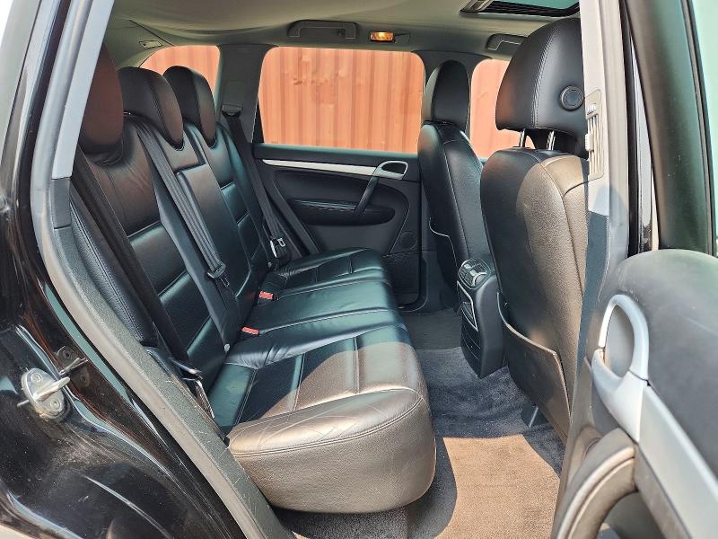 Photo 11 from auction – 2004 PORSCHE CAYENNE with VIN WP1AB29P04LA72538