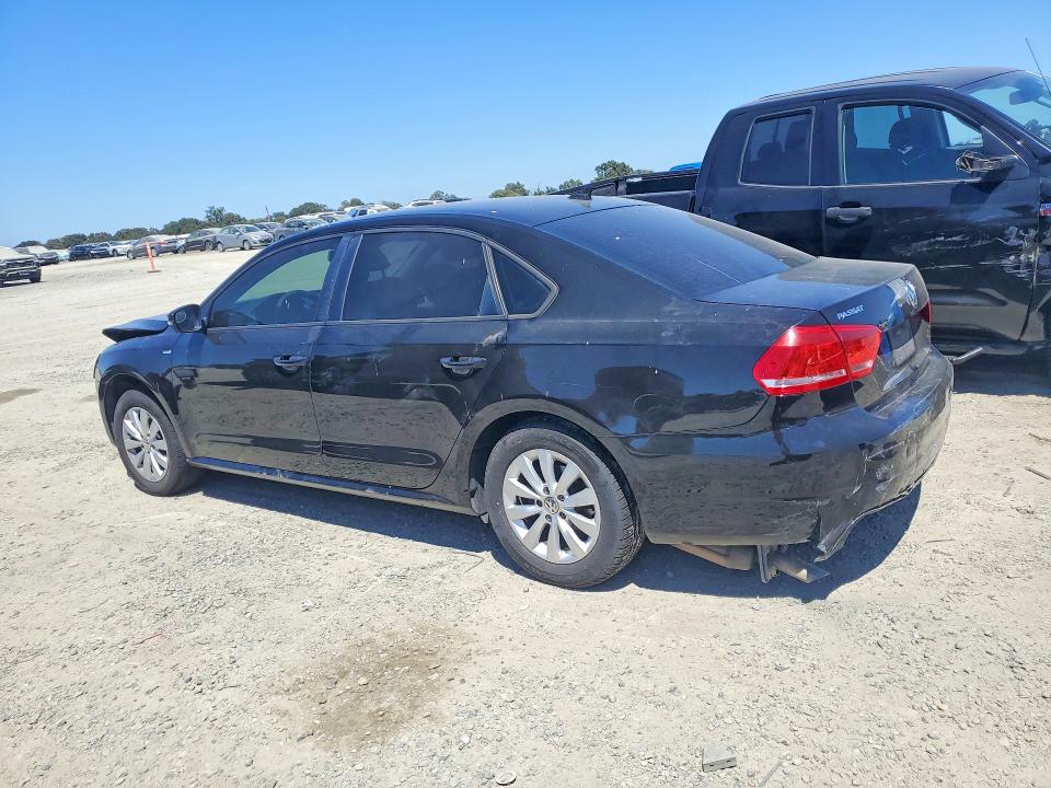 Photo 2 from auction – 2013 VOLKSWAGEN PASSAT with VIN 1VWAP7A34DC134240