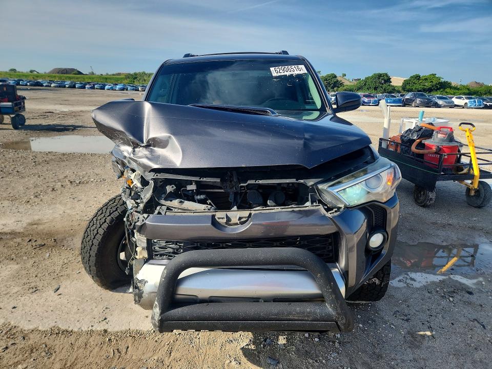 Photo 5 from auction – 2017 TOYOTA 4RUNNER with VIN JTEBU5JR1H5441007
