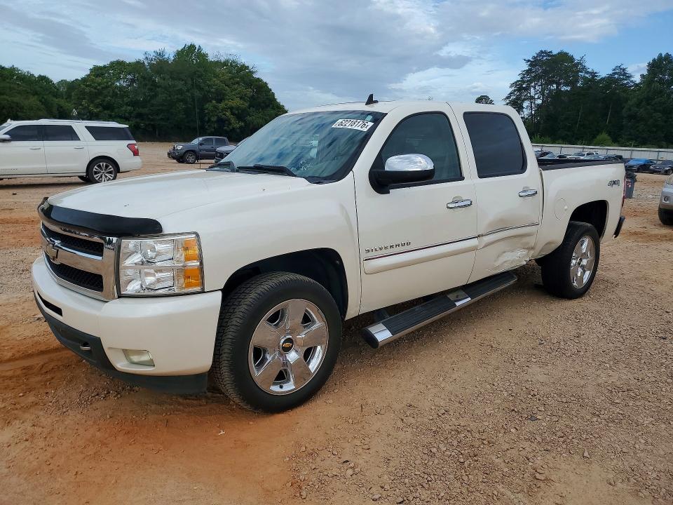CHEVROLET SILVERADO 2011 with VIN 3GCPKTE32BG250948 - Photo from auction