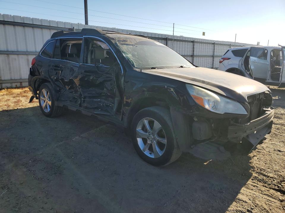 Photo 4 from auction – 2014 SUBARU OUTBACK with VIN 4S4BRLC7E3294899