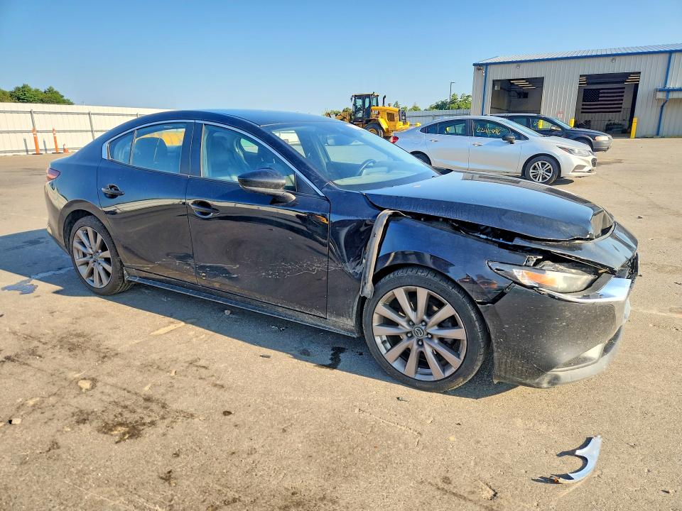 Photo 4 from auction – 2019 MAZDA 3 with VIN JM1BPBAM9K1132236