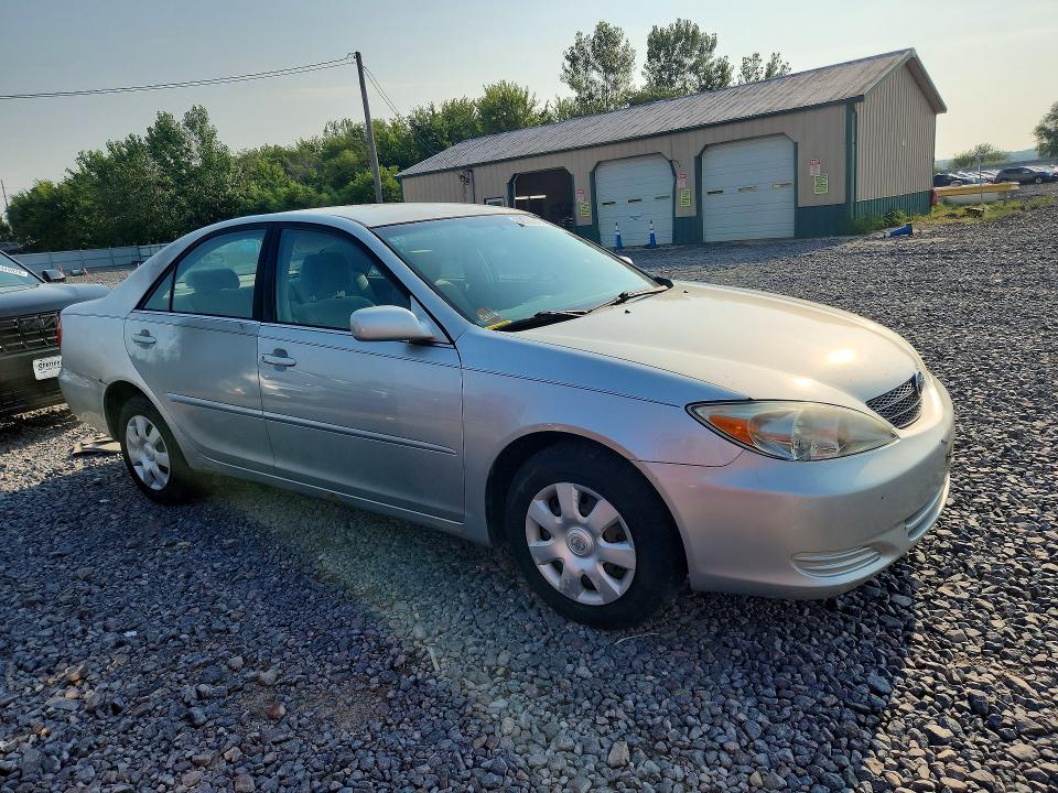 Photo 4 from auction – 2002 TOYOTA CAMRY with VIN 4T1BE32K92U049828