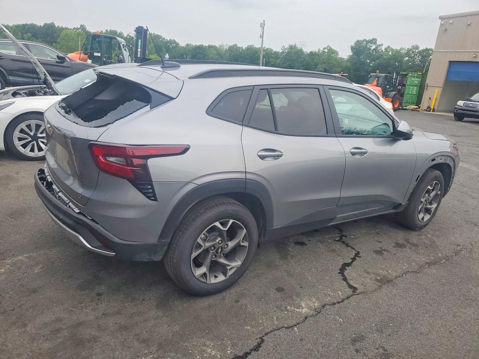 Photo 3 from auction – 2026 CHEVROLET TRAX with VIN KL77LHEPXTC139773