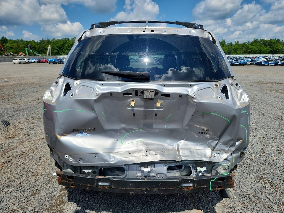 Photo 6 from auction – 2017 TOYOTA RAV4 with VIN 2T3BFREV2HW601563