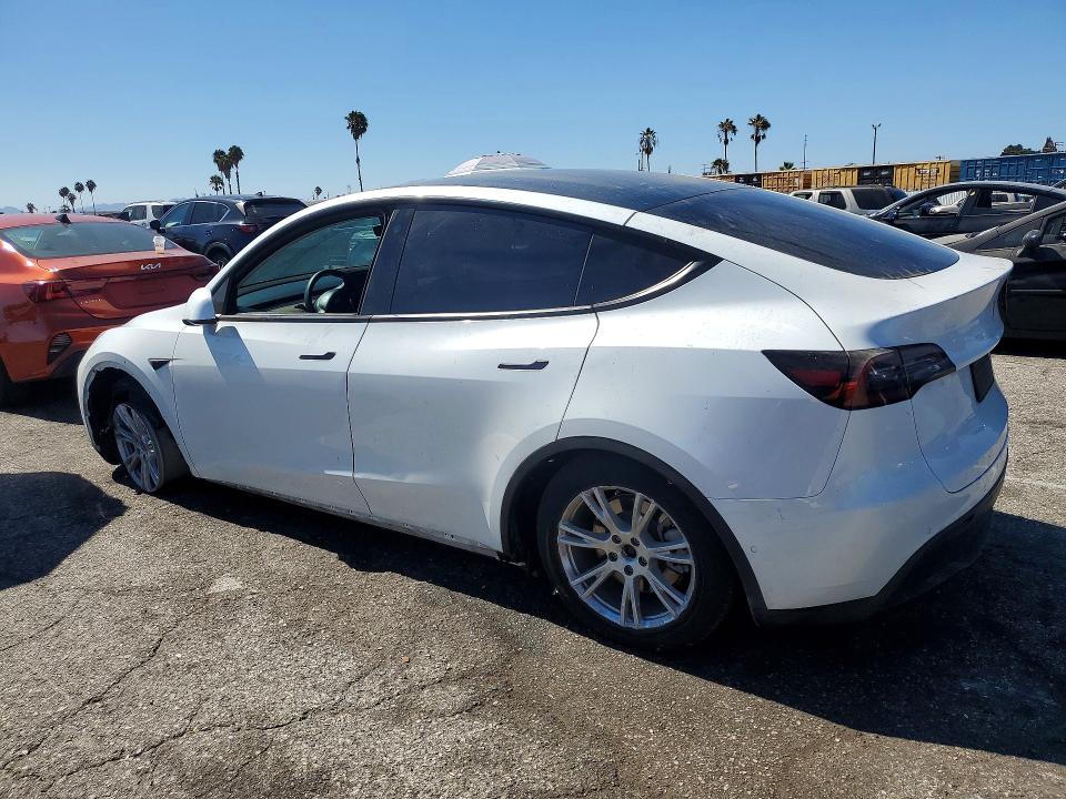 Снимка 2 от търг – 2021 TESLA MODEL Y с VIN 5YJYGDEE7MF304640