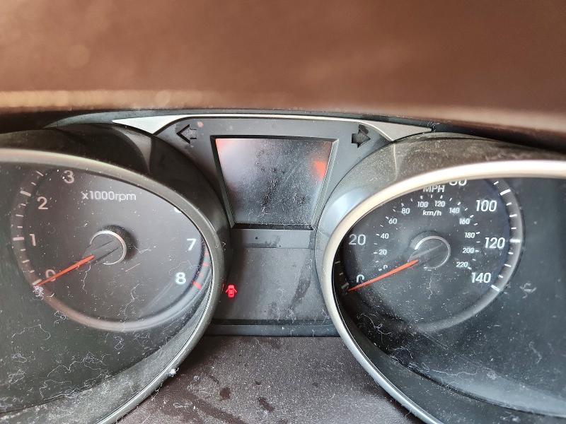 Photo 9 from auction – 2010 HYUNDAI TUCSON with VIN KM8JU3AC8AU098638