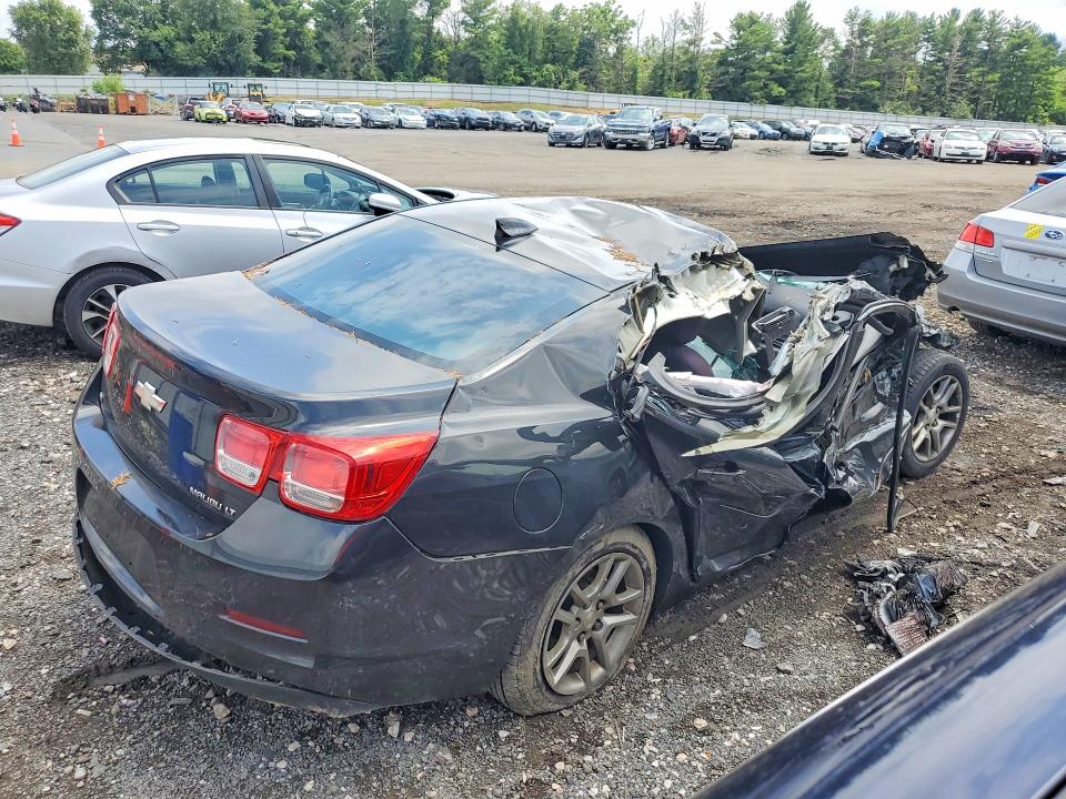 Photo 3 from auction – 2015 CHEVROLET MALIBU with VIN 1G11C5SL4FF241011