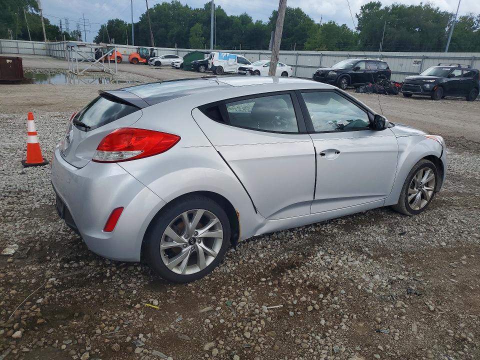 Photo 3 from auction – 2016 HYUNDAI VELOSTER with VIN KMHTC6AD7GU275565