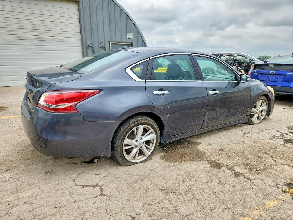 Photo 3 from auction – 2013 NISSAN ALTIMA with VIN 1N4AL3AP7DC208234