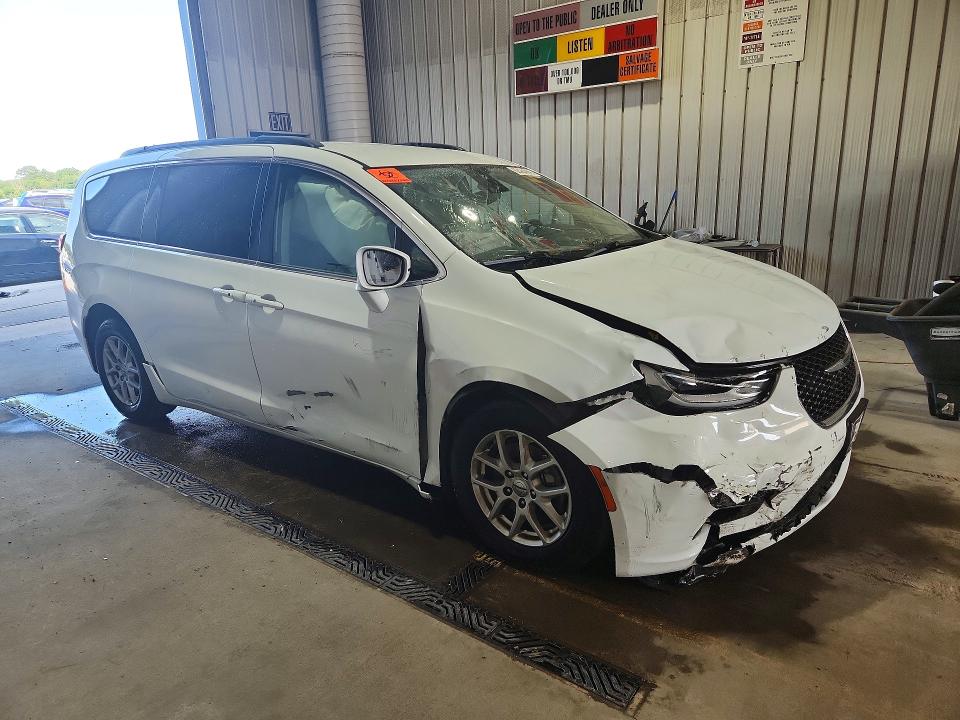 Photo 4 from auction – 2022 CHRYSLER PACIFICA with VIN 2C4RC1BG9NR143461