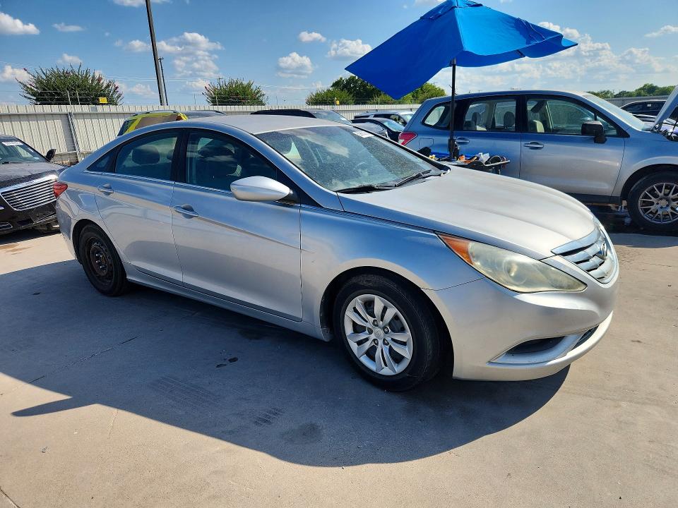 Photo 4 from auction – 2011 HYUNDAI SONATA with VIN 5NPEB4AC6BH199688