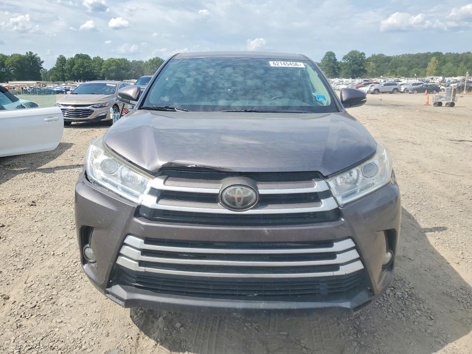 Photo 5 from auction – 2018 TOYOTA HIGHLANDER with VIN 5TDZZRFH0JS247001