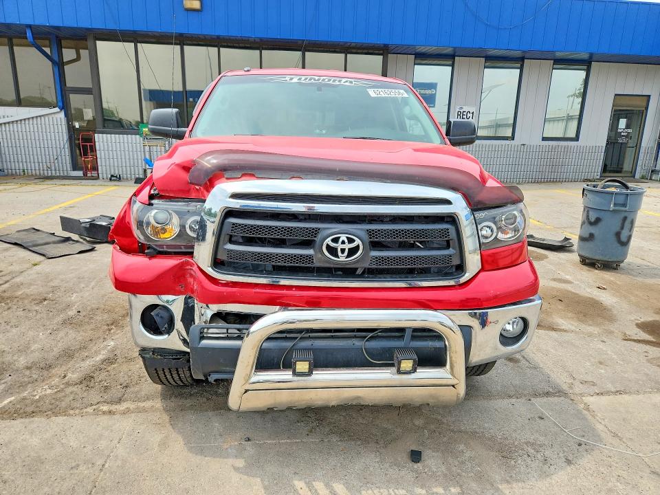 Photo 5 from auction – 2011 TOYOTA TUNDRA with VIN 5TFUW5F14BX167257